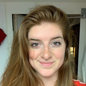 Meet your Posher, Chloe